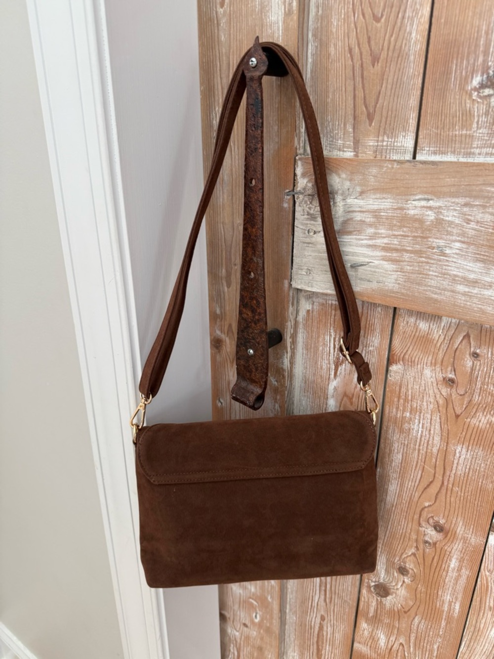 NWT, Brown Western Boho Suede Fringe Crossbody Bag with Stud Details - Picture 2 of 13